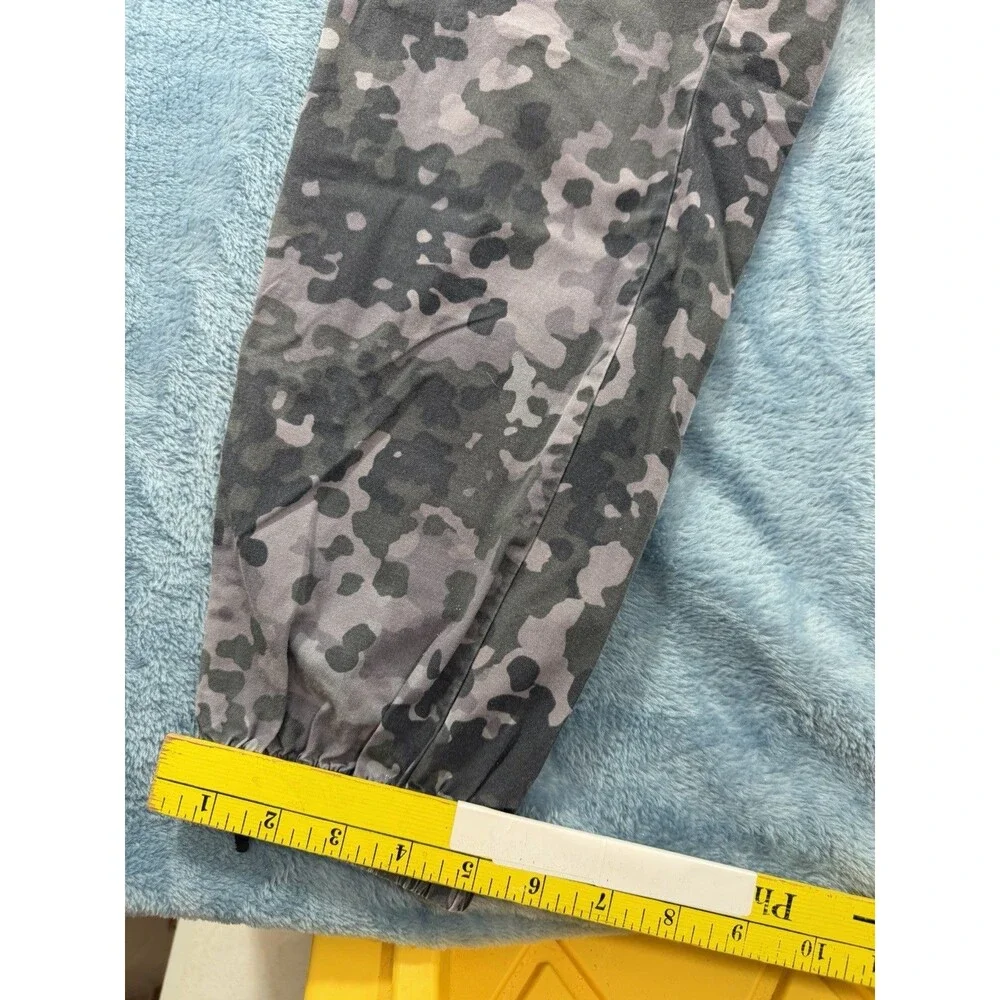 Nike Club Woven Cargo Joggers Mens Medium M Gray Camo Digital Camouflage 636225